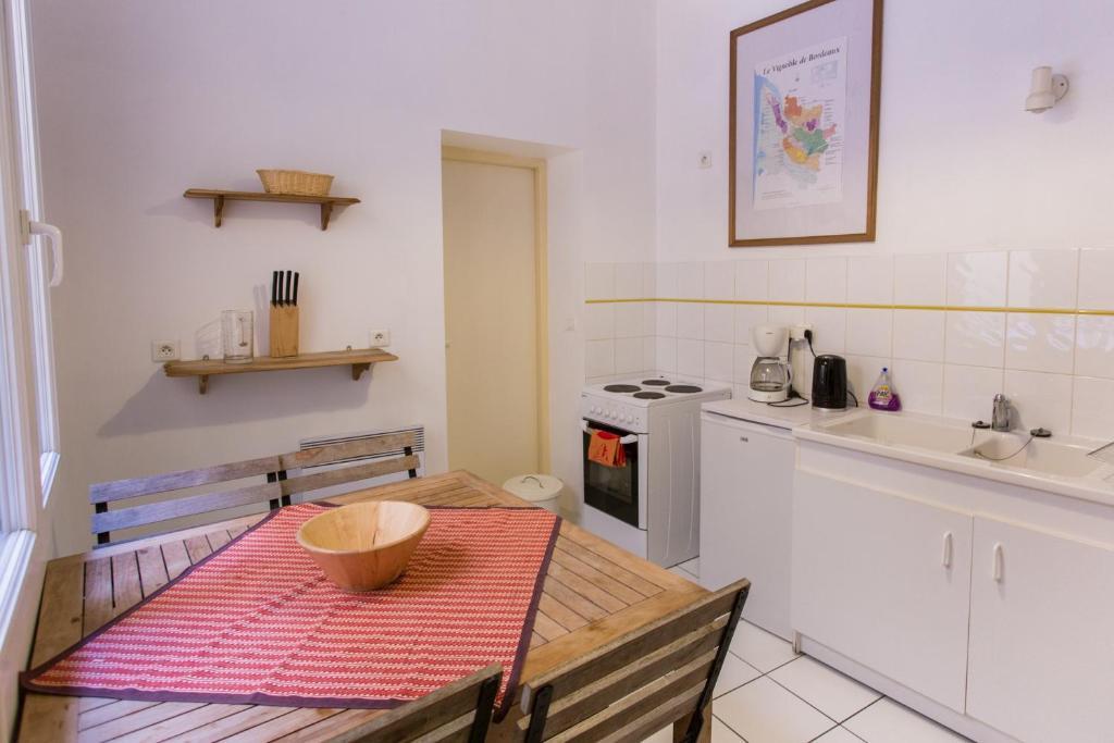 بوردو Maison D'Hotes Chambre En Ville الغرفة الصورة